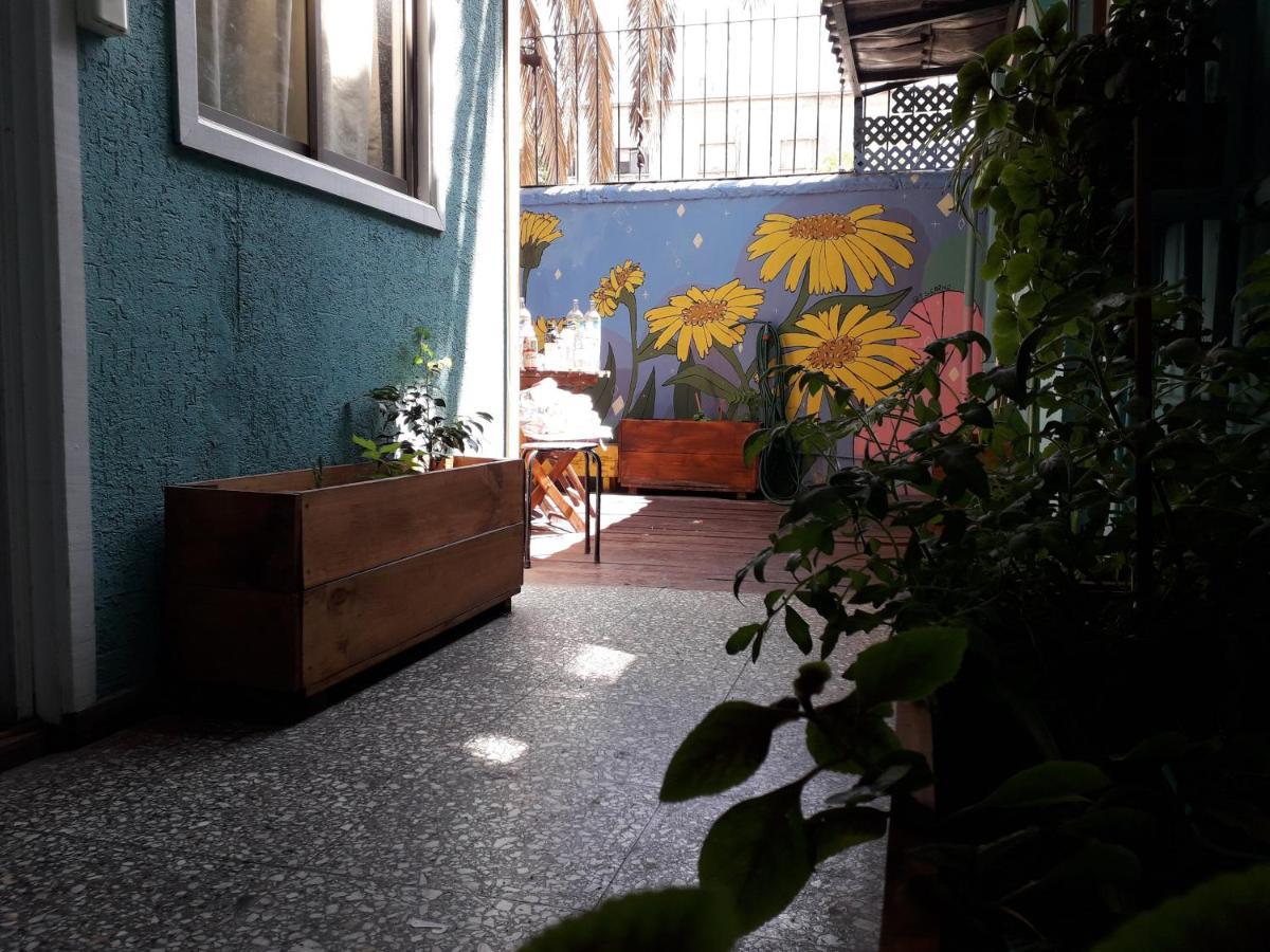 Atacama Hostel Backpackers سانتياغو المظهر الخارجي الصورة